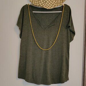 Olive green henley slit neck sleeveless tee shirt. Sz: M